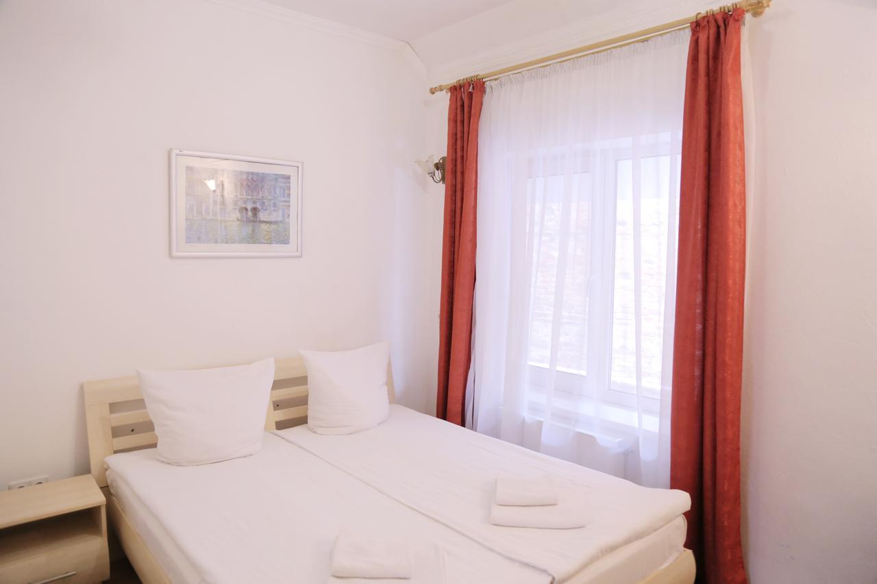 Gracia Hotell Berehove  Exteriör bild